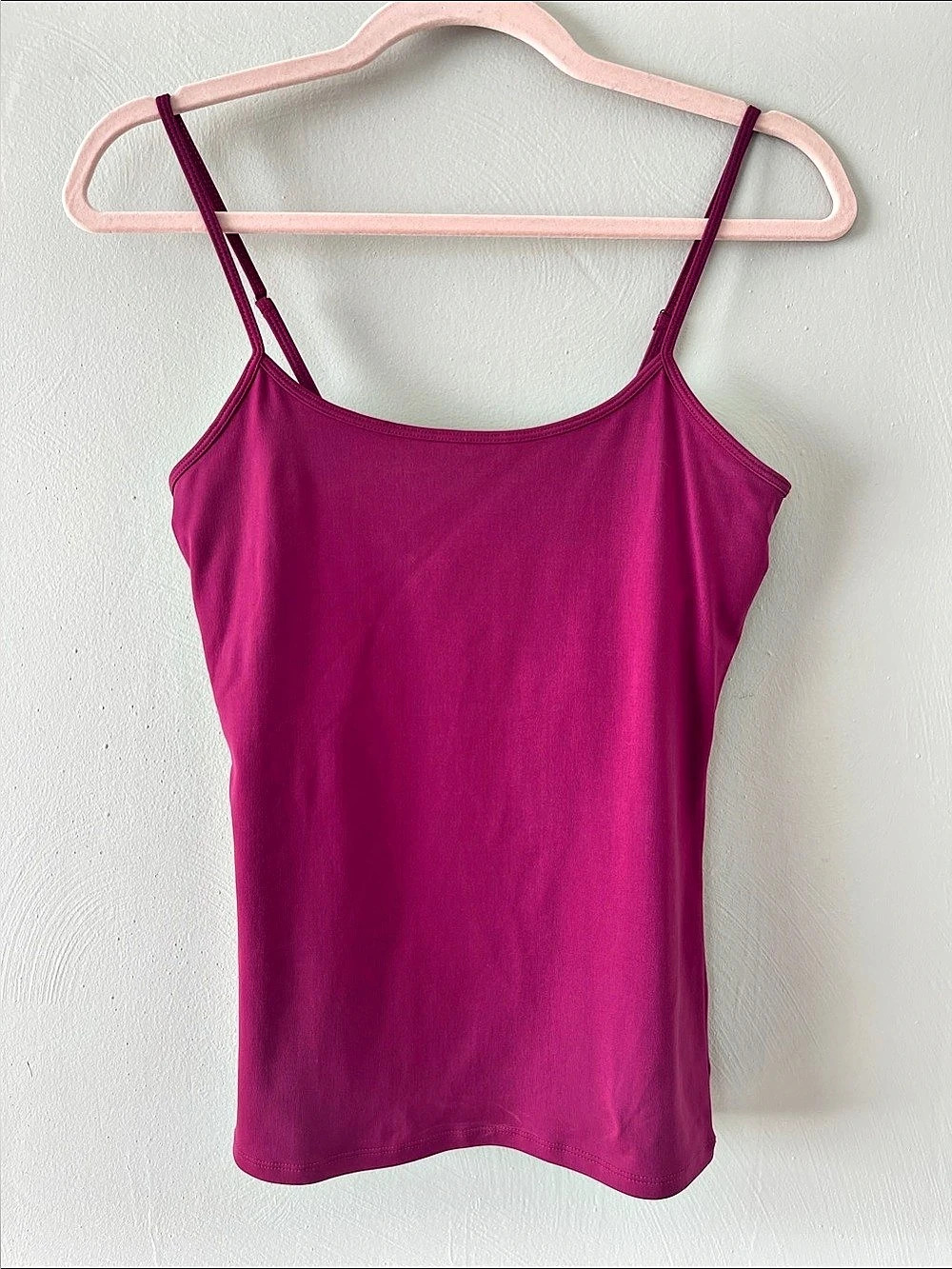 White House Black Market Seamless Spaghetti Strap Camisole Pink Small
